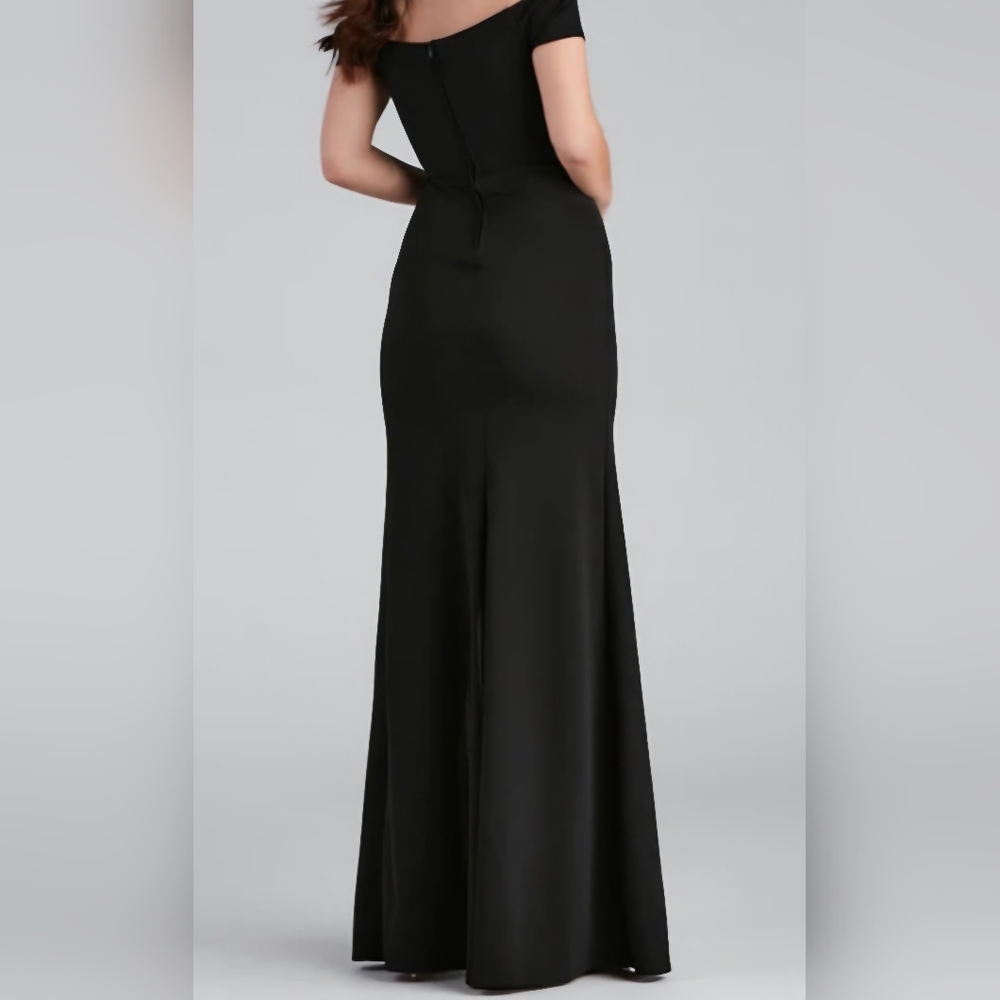 Windsor Black Off-Shoulder Strapless Gown - Picture 4 of 6